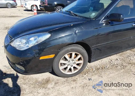 2002 Lexus Es 300 z USA, uszkodzony, nr VIN JTHBF30G420020341